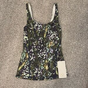 NWT Amala Lululemon Tank - Size 4